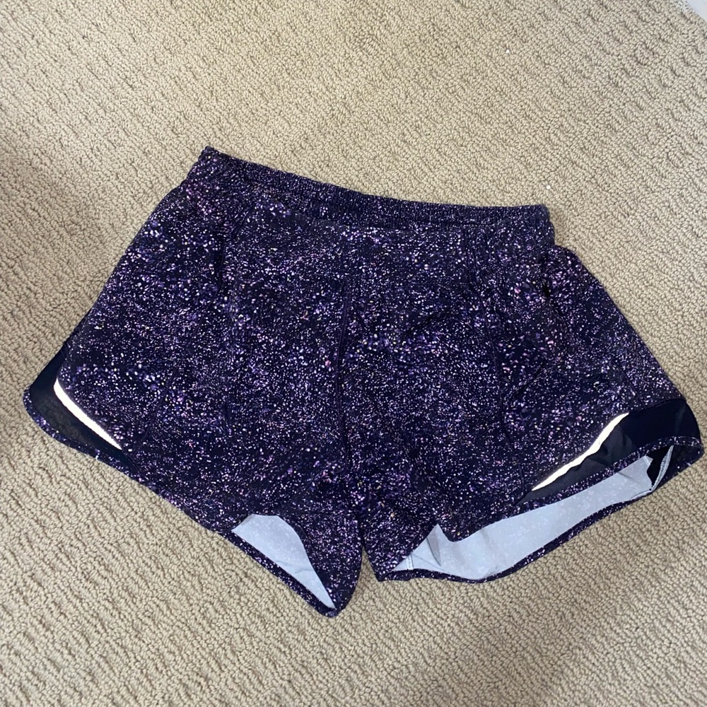 Lululemon Hotty Hot Low Rise 4” shorts